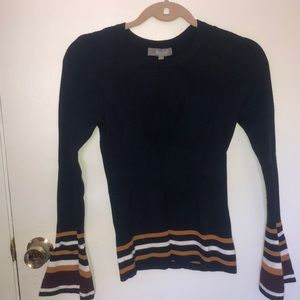 Knit sweater with flare sleeves
